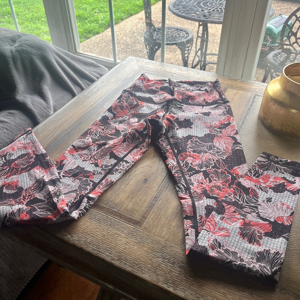 Lululemon size 4 high rise leggings. Full length.  Excellent condition!